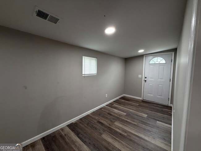 Building Photo - 30 E Kimble St