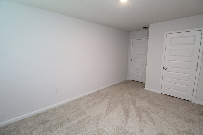 Building Photo - Lakeshore Preserve 3BR Home with Garage – ...