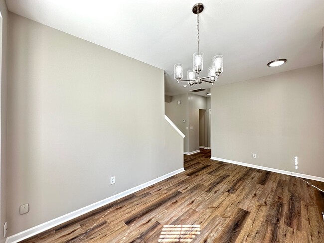 Building Photo - Completely renovated home located in Five ...