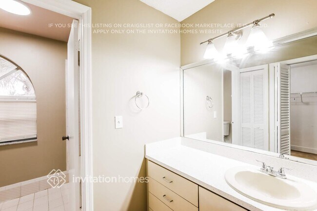 Building Photo - 15400 SW 59th St