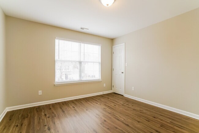 Building Photo - 4104 Taylor Oaks Dr