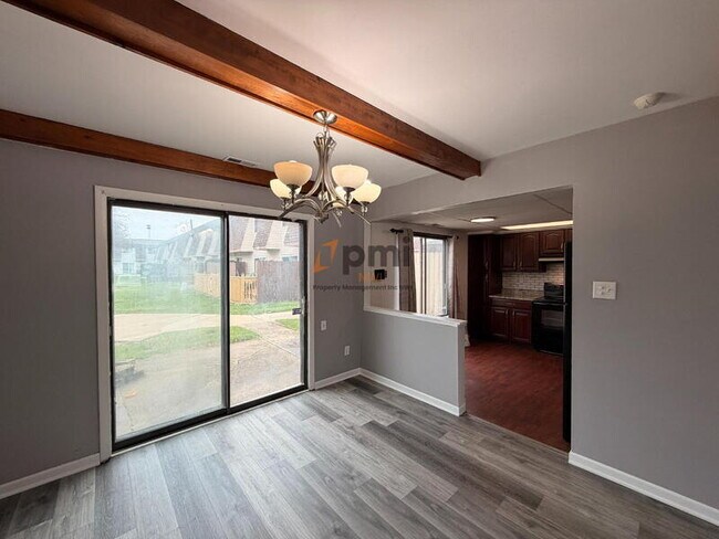 Building Photo - 354 E 60th Dr