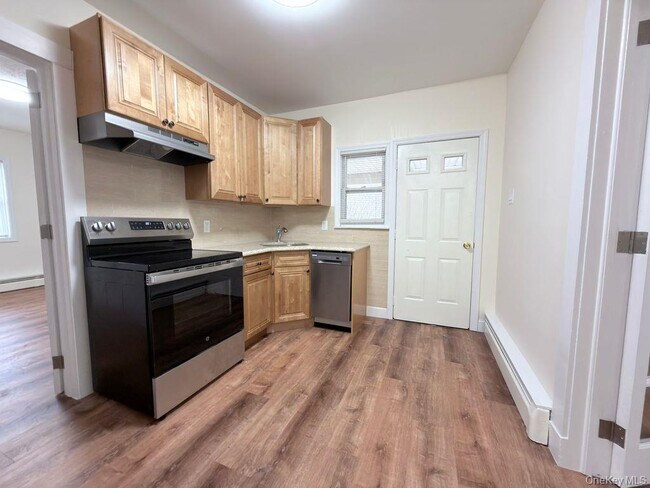 Building Photo - 1870 Baldwin Rd