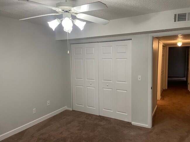 Building Photo - 1208 Bush River Rd