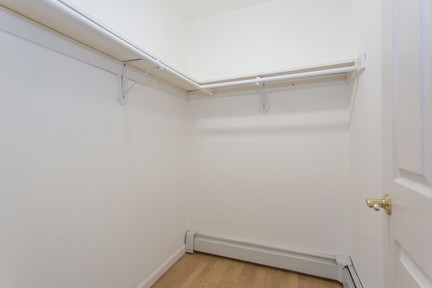 Building Photo - 130 N 7th St