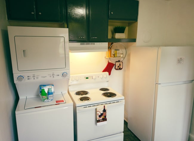 Building Photo - 171 W Meeting St