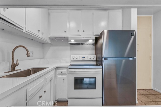 Primary Photo - 320 S Gramercy Pl