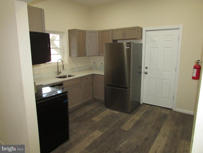 Building Photo - 20 Pine St