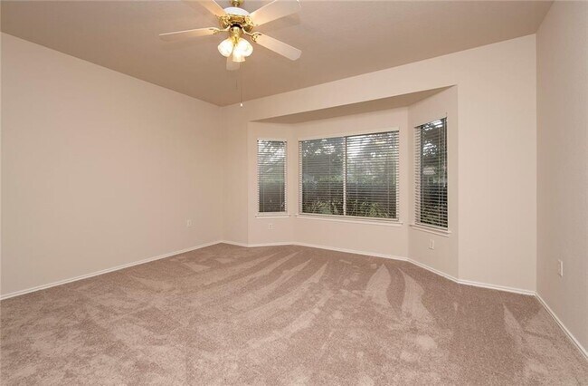 Building Photo - 129 Dewberry Dr