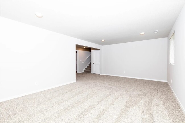 Building Photo - 1065 Waukee Ave