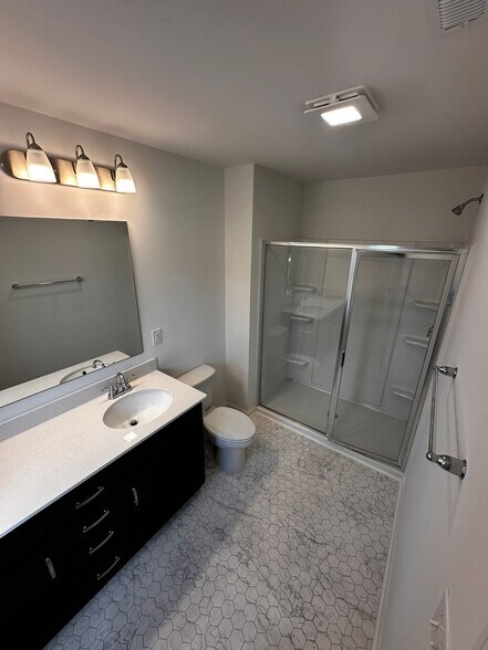 Building Photo - 242 Redondo Dr