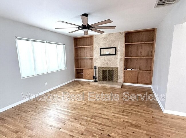 Building Photo - 105 N Aurora Ave