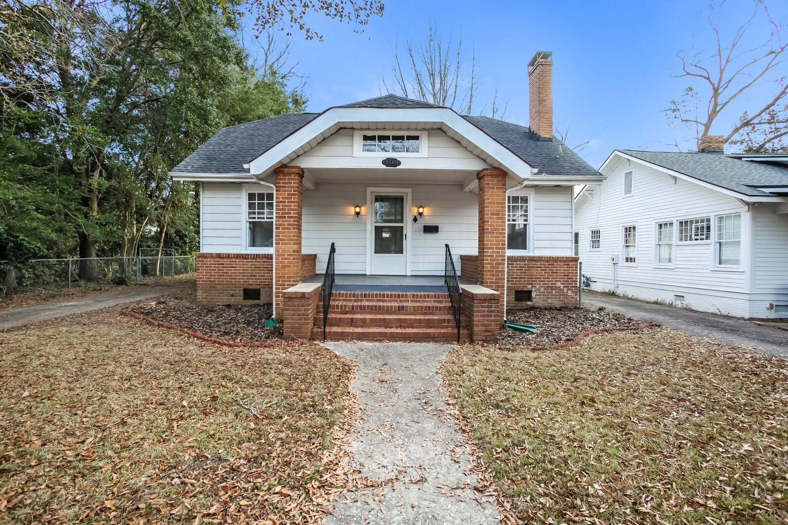 Building Photo - 409 Hampton St