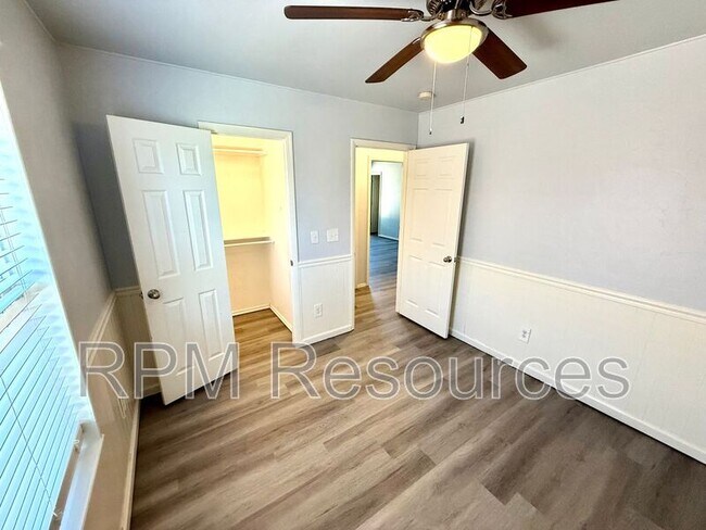 Building Photo - 520 S Castle Ridge Ln