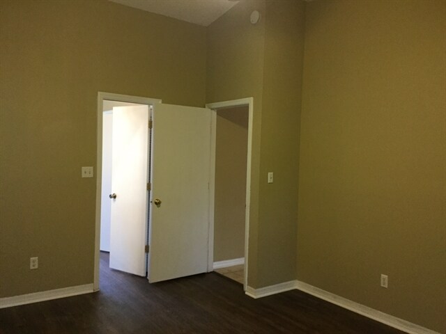 Building Photo - 15920 Lake Orienta Ct