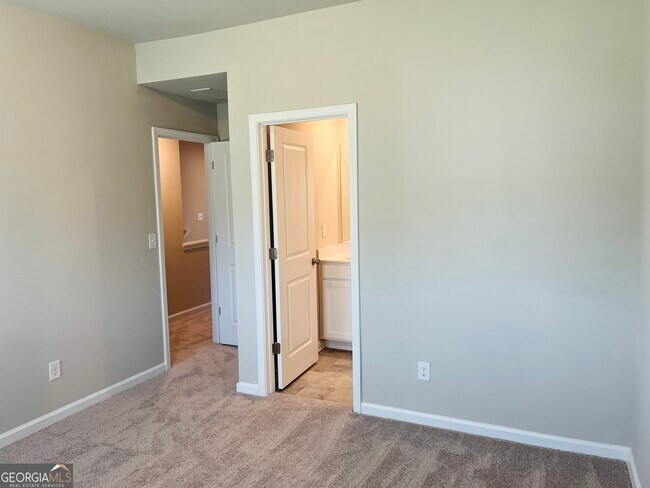 Building Photo - 33 Cobalt Ln