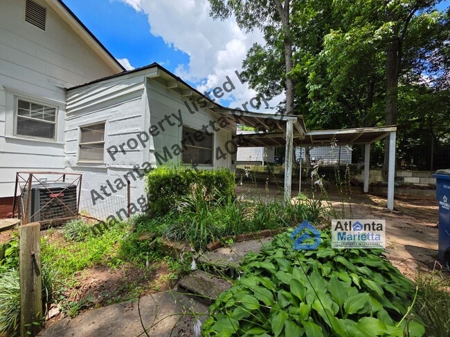 Building Photo - Charming Remodeled 3 Bedroom Ranch in the ...