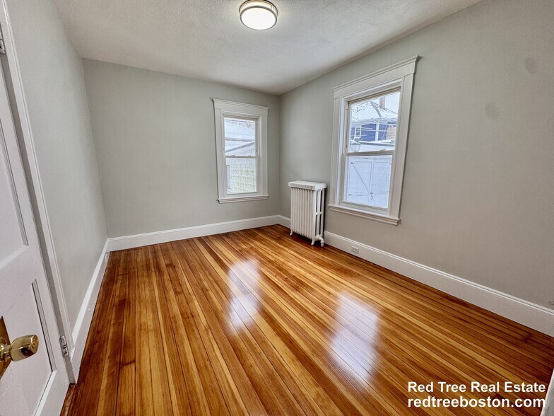 Building Photo - 129 Redlands Rd