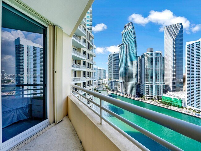 Building Photo - 888 Brickell Key Dr