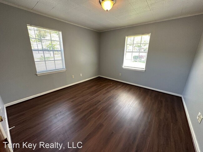 Building Photo - 2 br, 1 bath House - 8036 Rugby Avenue Unit C