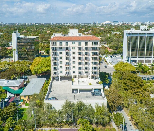 Building Photo - 2701 SW 3rd Ave