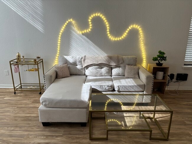 Living room-furniture can be included - 1914 Harbour Dr