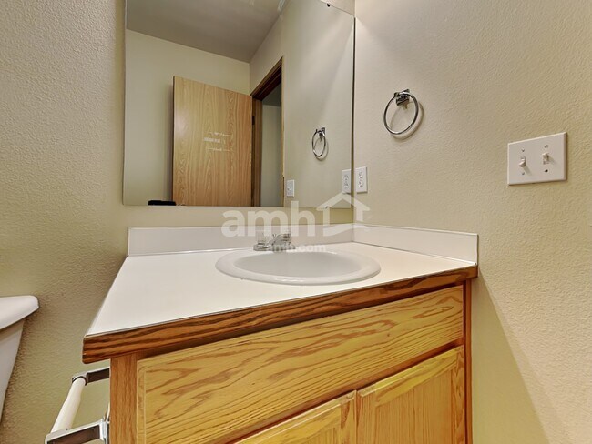 Building Photo - 7815 205th St E