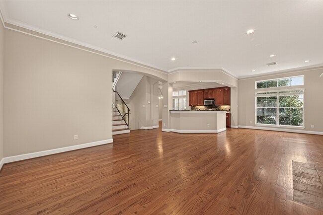 Building Photo - 5111 Inker St