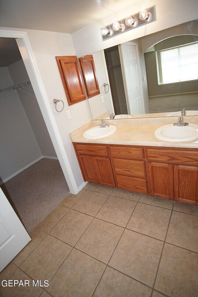 Building Photo - 11912 Mesquite Bush Dr