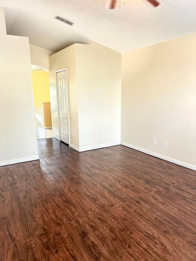 Building Photo - 4 BEDROOM - GATED TWIN LAKES SUBDIVISION -...