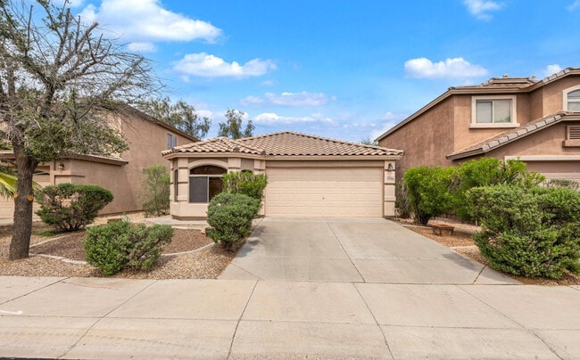 Building Photo - 42780 W Sunland Dr