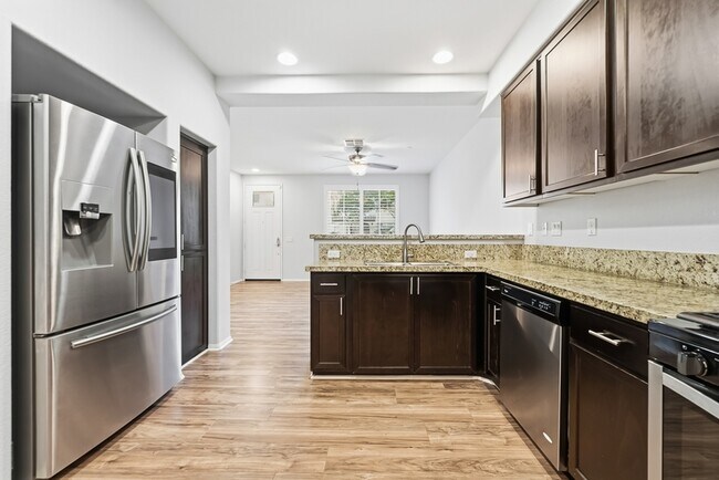 Building Photo - 1460 Mockingbird Ct