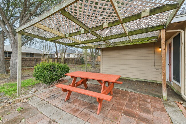 Building Photo - 10926 Waterview Cir