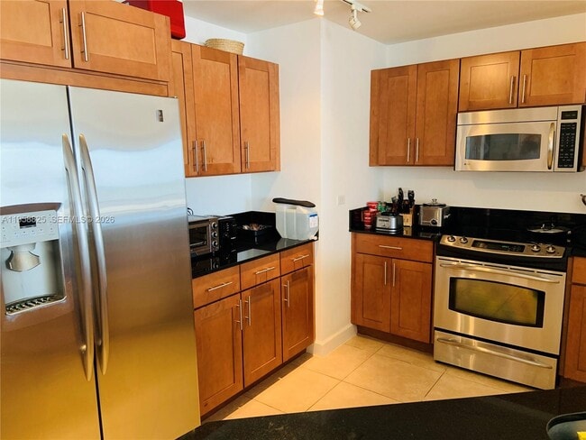 Building Photo - 8395 SW 73rd Ave