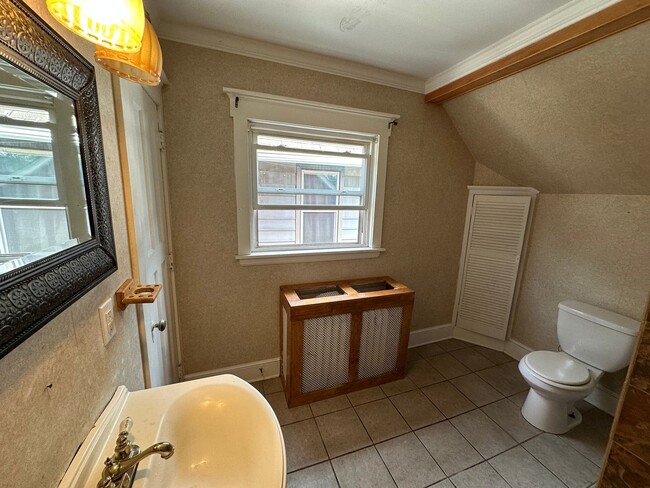 Building Photo - 1217 Florencedale Ave