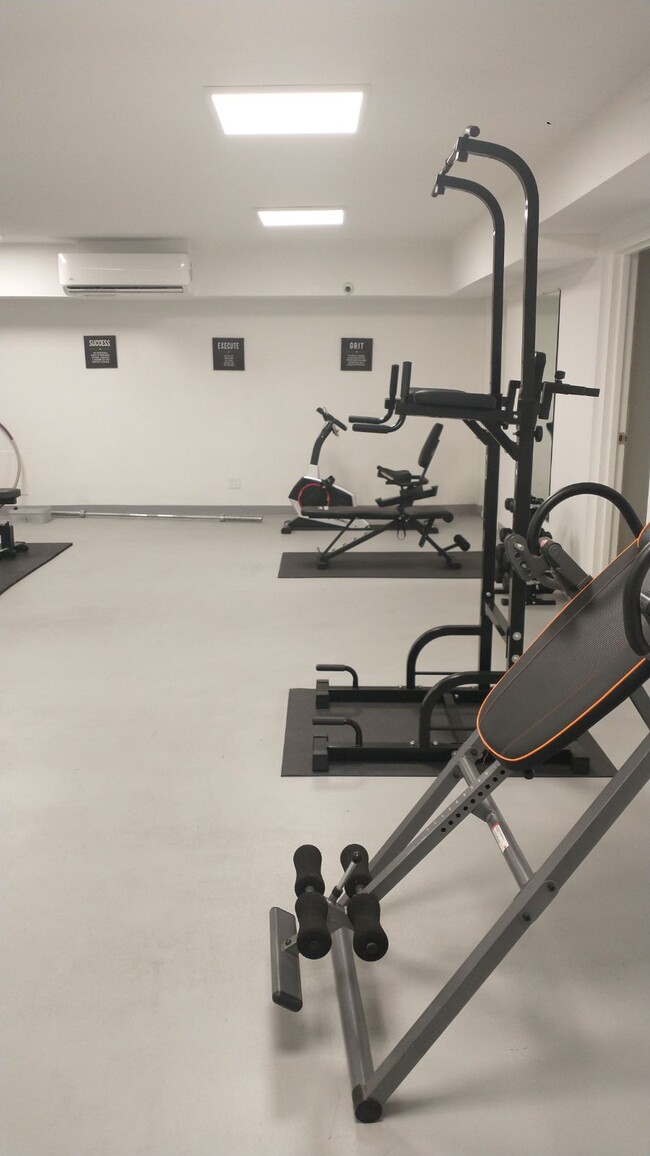 Lots of new Equipment - 960 Larrabee St