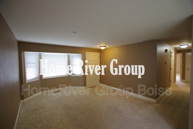 Building Photo - 5358 S Laramie Pl