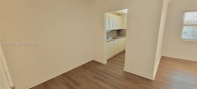 Building Photo - 3905 SW 78th Ct