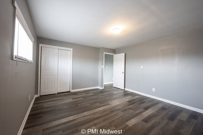 Building Photo - Beautiful 2 Bed, 1 Bath Apartment in Avon ...