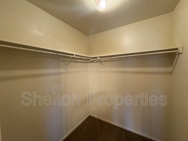 Building Photo - 14787 W Columbine Dr