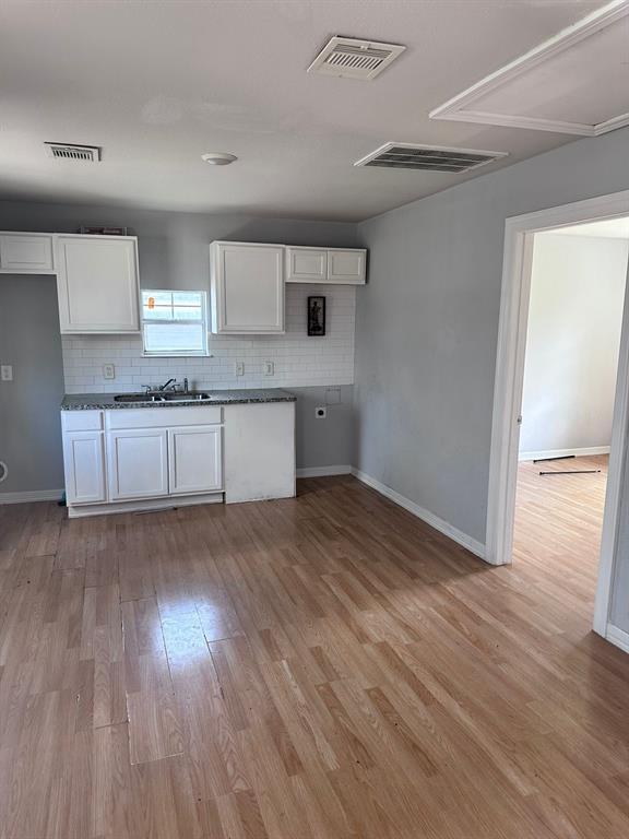 Building Photo - 8507 Lockwood Dr
