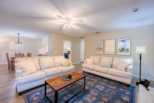 Building Photo - 35 Preston Dr