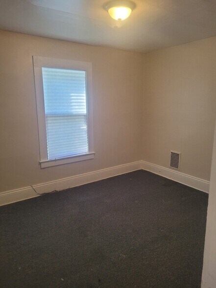 Building Photo - 175 Rosewood Terrace