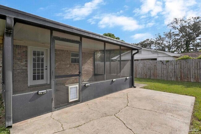 Building Photo - 2325 Merle Cir