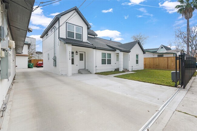 Building Photo - 6403 Illinois St