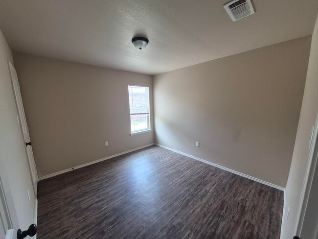 Building Photo - 2514 N Ave O