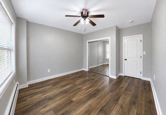 Interior Photo - 350 Princeton Avenue