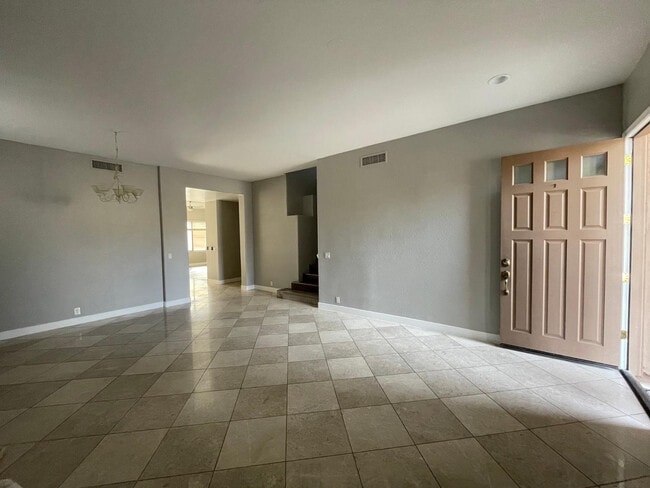 Building Photo - 2225 E Detroit St