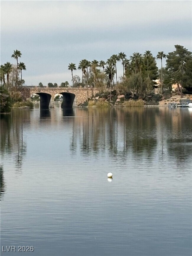 Building Photo - 2408 Moon Shore Dr