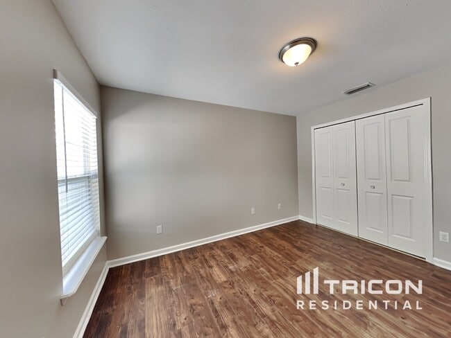 Building Photo - 246 Fort Milton Dr